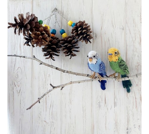 Zelena Zoo - шишка-іграшка для папуг з намистинами 17 см