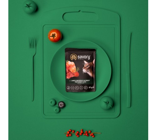 Вологий корм для котів Savory Adult 85 г - ягня та буряк